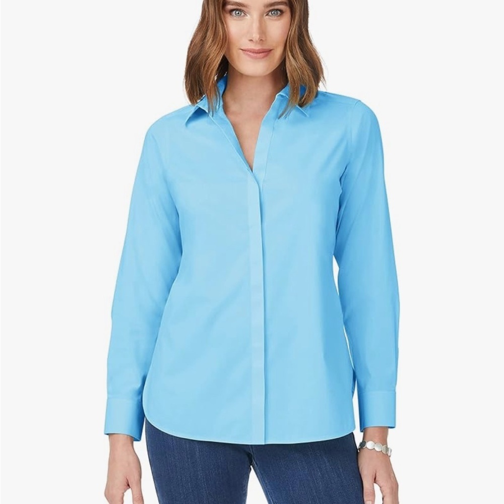 Talbots Petites Women’s Wrinkle Resistant Light Blue Button-Up Shirt